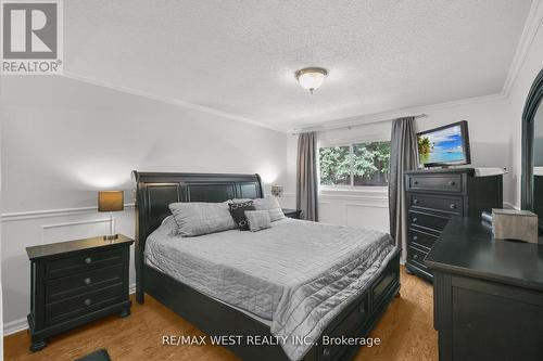 34 Lorraine Crescent, Brampton, ON - Indoor Photo Showing Bedroom