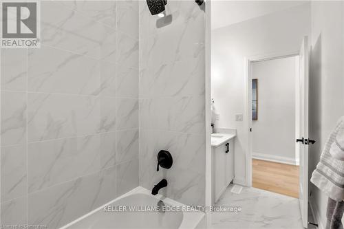 4 Santa Barbara Lane, Halton Hills, ON - Indoor Photo Showing Bathroom