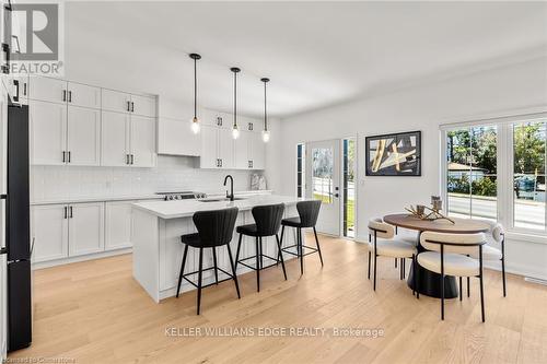 4 Santa Barbara Lane, Halton Hills, ON - Indoor Photo Showing Kitchen With Upgraded Kitchen