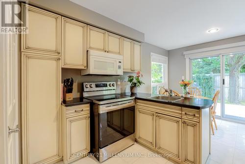 46 Tanager Square, Brampton, ON - Indoor Photo Showing Kitchen