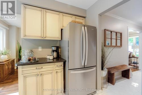 46 Tanager Square, Brampton, ON - Indoor Photo Showing Kitchen