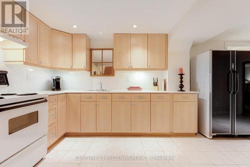 46 Tanager Square, Brampton, ON - Indoor Photo Showing Kitchen