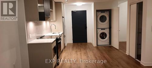 525-395 Dundas Street W, Oakville, ON - Indoor Photo Showing Laundry Room