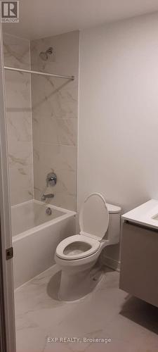 525-395 Dundas Street W, Oakville, ON - Indoor Photo Showing Bathroom