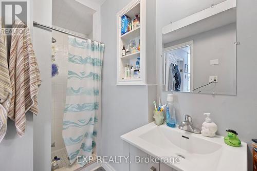 37 Vine Avenue, Toronto, ON - Indoor Photo Showing Bathroom