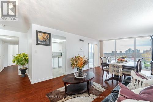 407 - 21 Markbrook Lane, Toronto, ON - Indoor Photo Showing Living Room