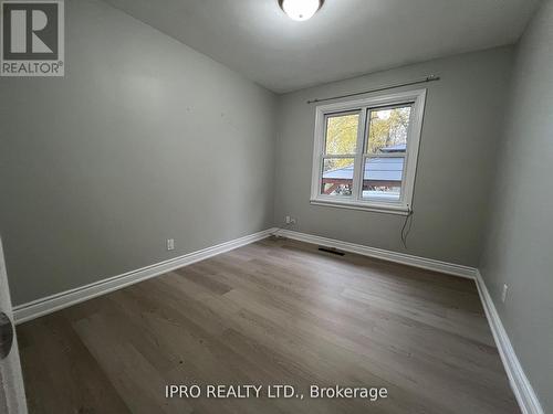 1352 Fisher Avenue, Burlington, ON - Indoor Photo Showing Other Room