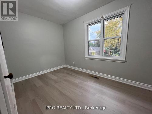 1352 Fisher Avenue, Burlington, ON - Indoor Photo Showing Other Room