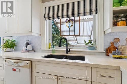 486 Lees Lane, Oakville, ON - Indoor Photo Showing Kitchen With Double Sink