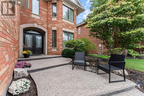 2576 Armour Crescent, Burlington, ON - Outdoor