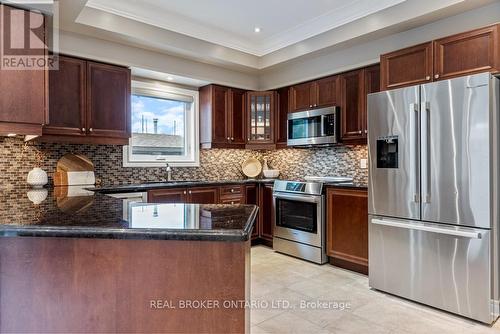 2576 Armour Crescent, Burlington, ON - Indoor Photo Showing Kitchen