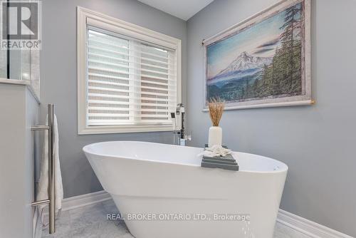 2576 Armour Crescent, Burlington, ON - Indoor Photo Showing Bathroom