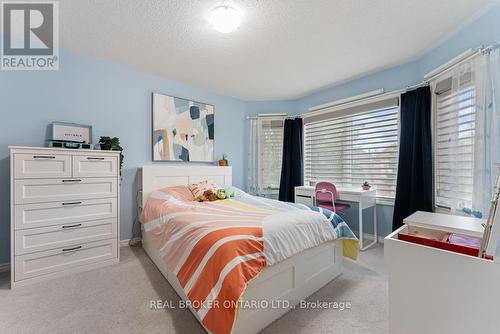 2576 Armour Crescent, Burlington, ON - Indoor Photo Showing Bedroom