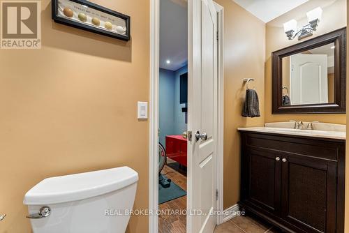 2576 Armour Crescent, Burlington, ON - Indoor Photo Showing Bathroom