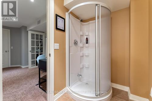 2576 Armour Crescent, Burlington, ON - Indoor Photo Showing Bathroom