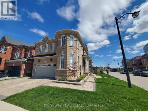 1450 Laurier Avenue, Milton, ON - Outdoor With Facade