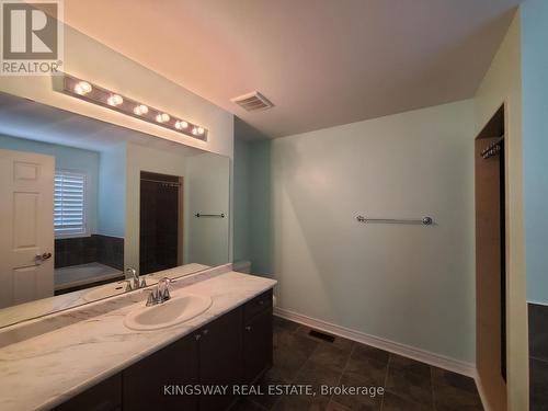 1450 Laurier Avenue, Milton, ON - Indoor Photo Showing Bathroom