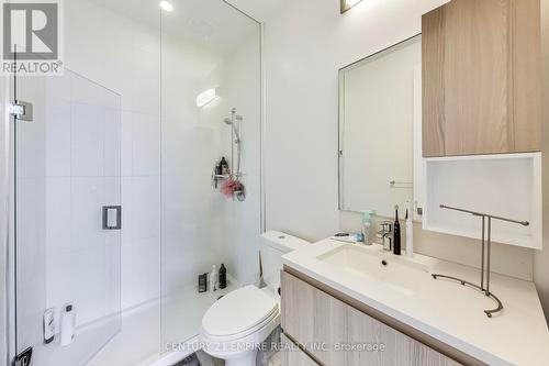 203 - 36 Park Lawn Road, Toronto, ON - Indoor Photo Showing Bathroom