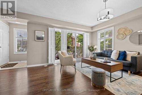 23 - 5625 Oscar Peterson Boulevard, Mississauga, ON - Indoor Photo Showing Living Room