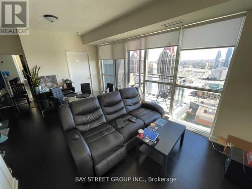 2609 - 510 Curran Pl Place, Mississauga, ON - Indoor Photo Showing Living Room