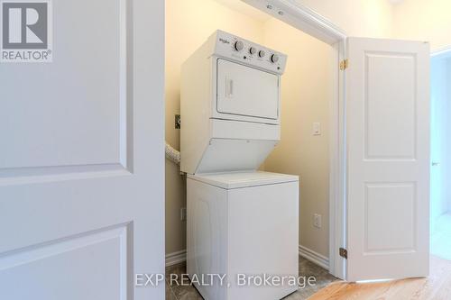 2092 Fairmont Common, Burlington, ON - Indoor Photo Showing Laundry Room