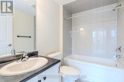 2092 Fairmont Common, Burlington, ON - Indoor Photo Showing Bathroom