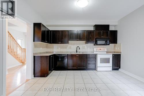 109 Eastbrook Way, Brampton, ON - Indoor Photo Showing Kitchen