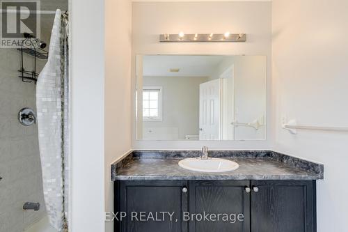 109 Eastbrook Way, Brampton, ON - Indoor Photo Showing Bathroom