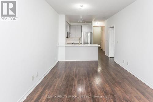 1705 - 220 Burnhamthorpe Road, Mississauga, ON - Indoor