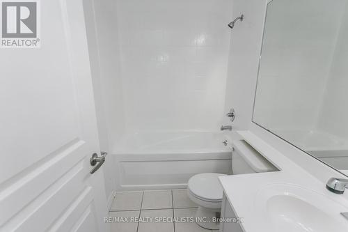 1705 - 220 Burnhamthorpe Road, Mississauga, ON - Indoor Photo Showing Bathroom