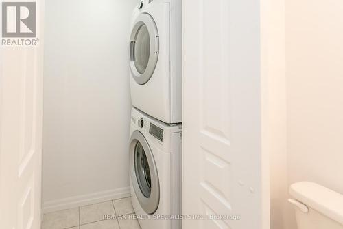 1705 - 220 Burnhamthorpe Road, Mississauga, ON - Indoor Photo Showing Laundry Room