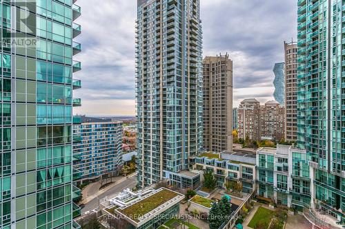 1705 - 220 Burnhamthorpe Road, Mississauga, ON - Outdoor With Facade