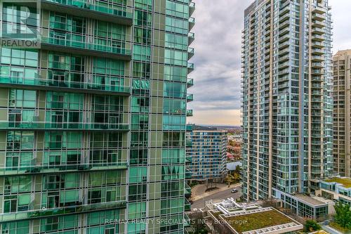 1705 - 220 Burnhamthorpe Road, Mississauga, ON - Outdoor With Facade