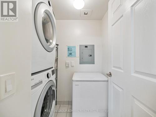 626 - 25 Kingsbridge Garden Circle, Mississauga, ON - Indoor Photo Showing Laundry Room