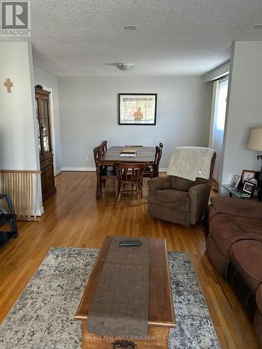 172 Kingsview Drive, Caledon, ON - Indoor Photo Showing Living Room