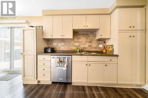 172 Kingsview Drive, Caledon, ON - Indoor Photo Showing Kitchen