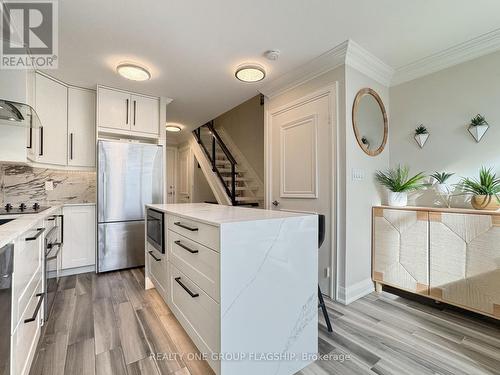 210 - 200 Manitoba Street, Toronto, ON - Indoor Photo Showing Kitchen With Upgraded Kitchen