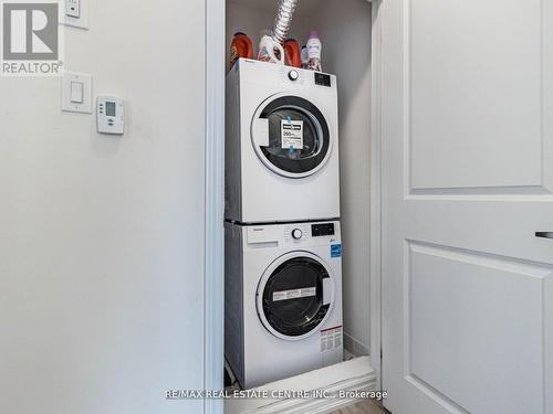 45 Knotsberry Circle, Brampton, ON - Indoor Photo Showing Laundry Room