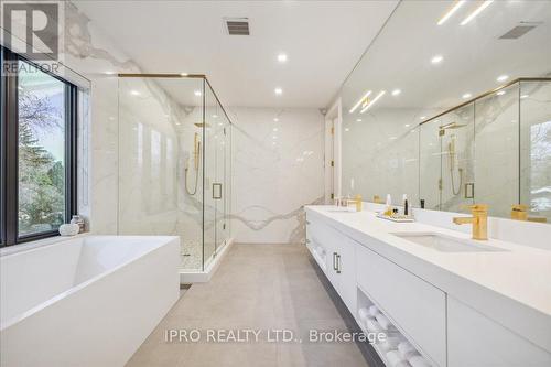 1453 Seagram Avenue S, Oakville, ON - Indoor Photo Showing Bathroom