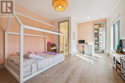 1453 Seagram Avenue S, Oakville, ON - Indoor Photo Showing Bedroom