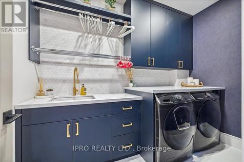 1453 Seagram Avenue S, Oakville, ON - Indoor Photo Showing Laundry Room