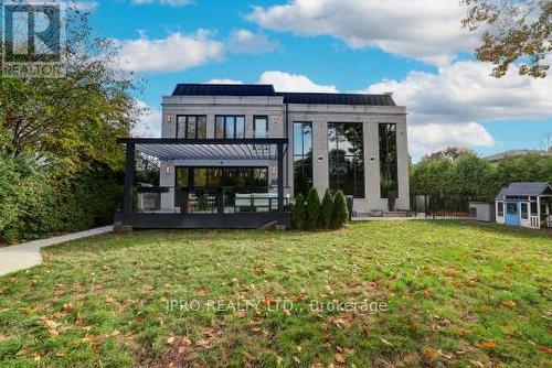 1453 Seagram Avenue S, Oakville, ON - Outdoor