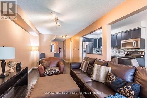 17 Coppermill Drive, Brampton, ON - Indoor Photo Showing Living Room