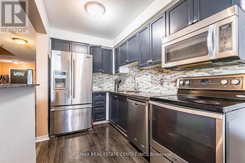 17 Coppermill Drive, Brampton, ON - Indoor Photo Showing Kitchen With Stainless Steel Kitchen With Upgraded Kitchen