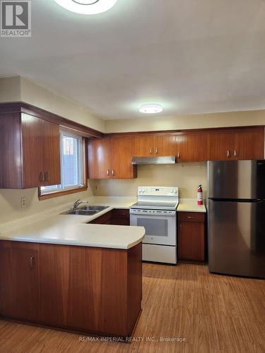 Upper - 2143 Linby Street, Mississauga, ON - Indoor Photo Showing Kitchen With Double Sink