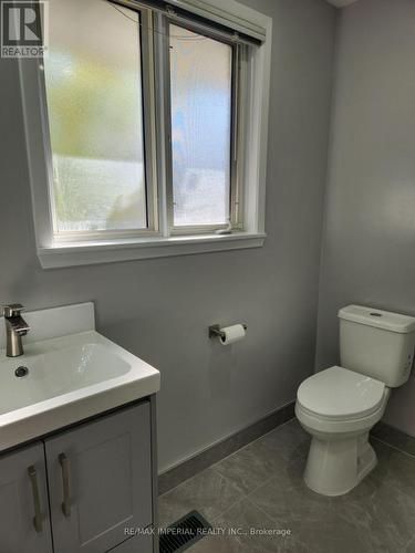 Upper - 2143 Linby Street, Mississauga, ON - Indoor Photo Showing Bathroom