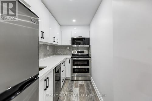 Bsmt - 5302 Floral Hill Crescent, Mississauga, ON - Indoor Photo Showing Kitchen With Upgraded Kitchen