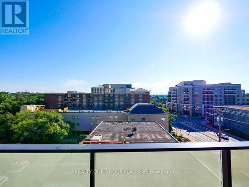 504 - 4208 Dundas Street W, Toronto, ON - Outdoor With View