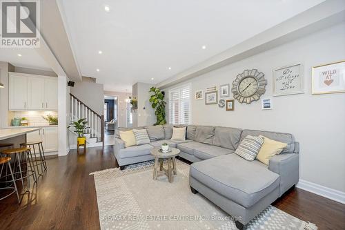 1166 Biason Circle, Milton, ON - Indoor Photo Showing Living Room