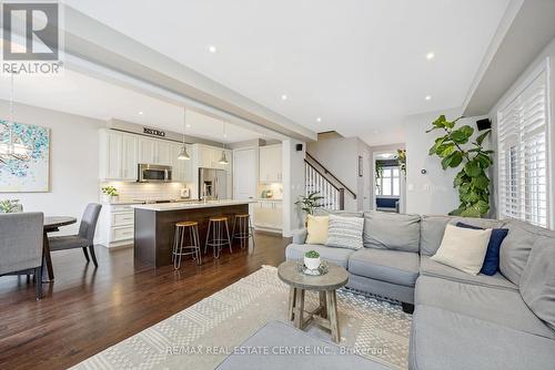 1166 Biason Circle, Milton, ON - Indoor Photo Showing Living Room